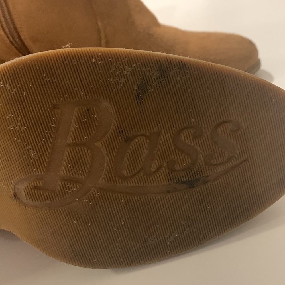 Boots - Picture 9 of 9